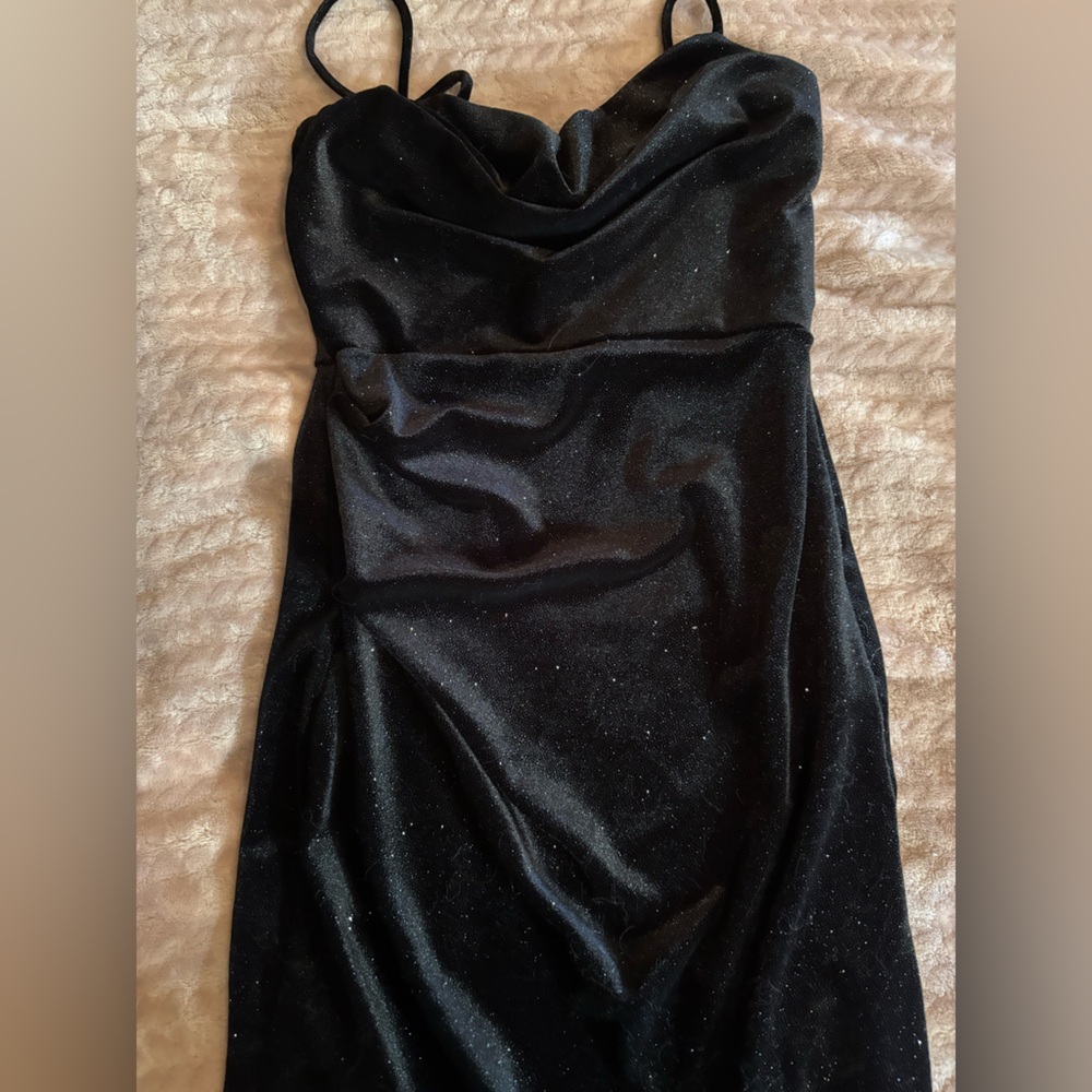 Windsor Elegant Black Attire
